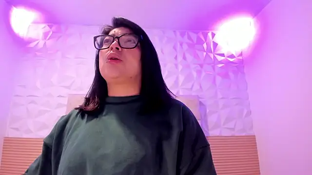 PauletteJ online show from April 6, 11:44 am