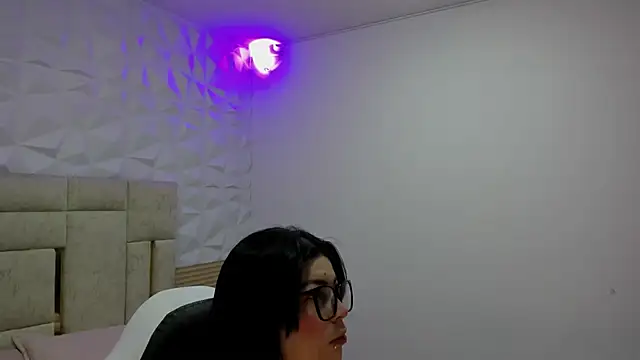 PauletteJ online show from November 10, 11:49 am