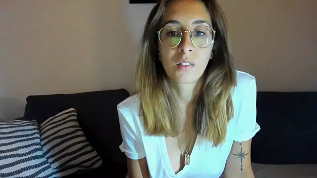 DesireMore90 online show from October 2, 6:24 pm