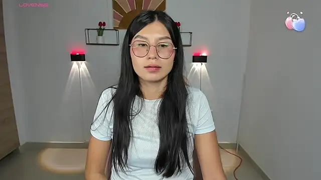 emily villamil online show from April 13, 9:37 pm