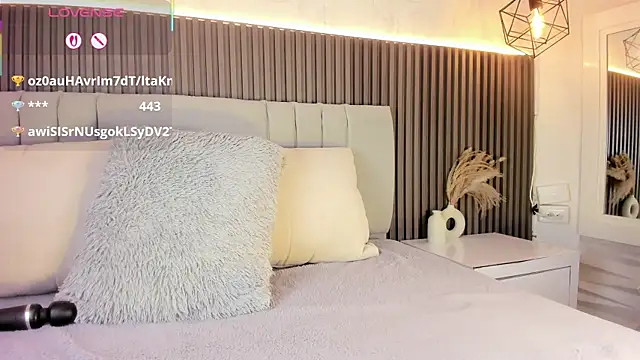 SHANONCLARK online show from October 22, 7:41 pm