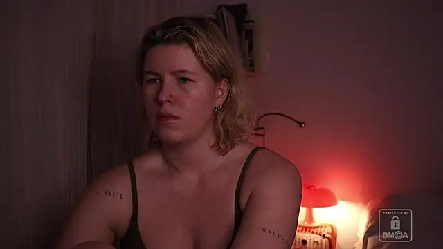 moonamii online show from January 12, 7:08 pm