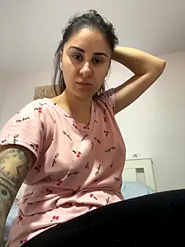 JenniferEdith online show from October 9, 9:46 am