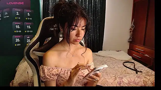 alice middlee online show from December 2, 2:52 pm