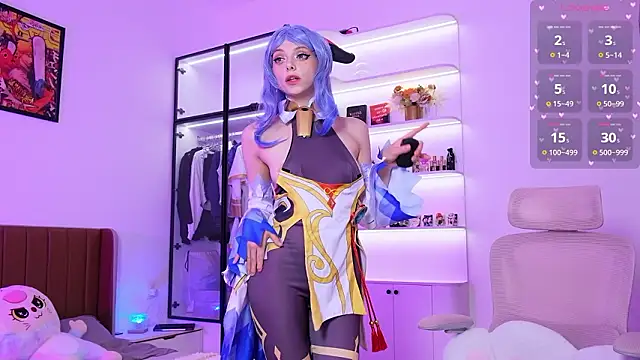 HolliWould  online show from March 14, 9:38 pm