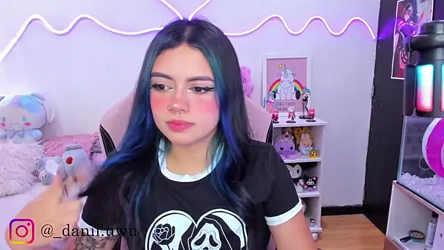 CuteDani  online show from September 10, 9:04 pm