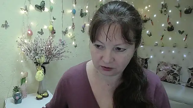 VanessaHotts online show from April 13, 5:09 am
