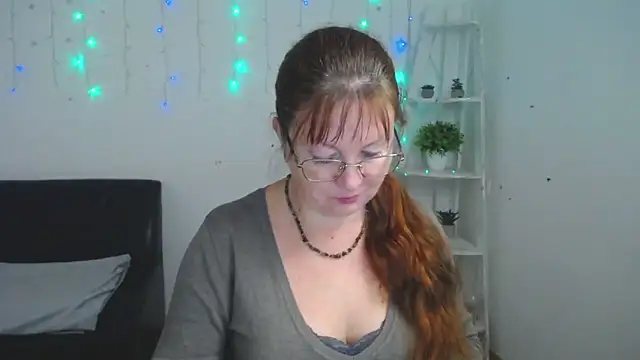 VanessaHotts online show from November 5, 6:07 am