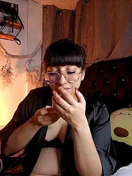 Piafisher1 online show from December 21, 1:10 am