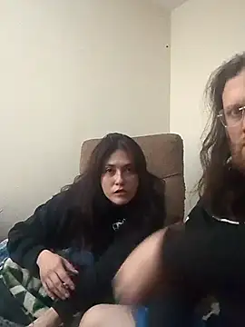 Geeznuts19 online show from November 28, 3:04 pm