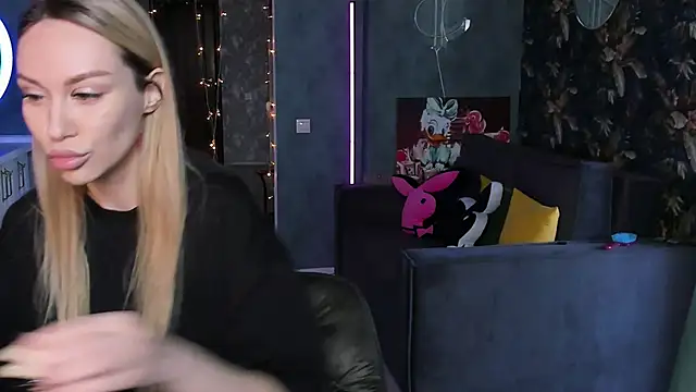 Blckmirrorr online show from September 17, 9:29 am