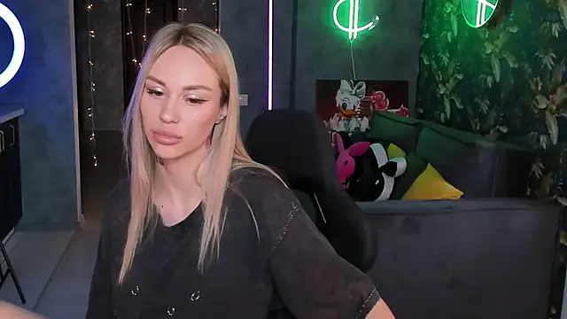 Blckmirrorr online show from October 22, 9:03 am