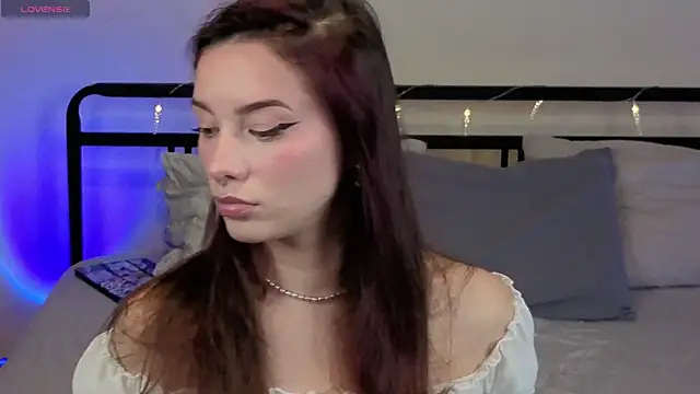 sinthiaroze online show from October 17, 7:17 pm