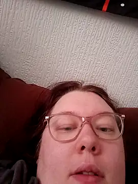 Sexycurvyemilyy online show from February 14, 3:47 pm