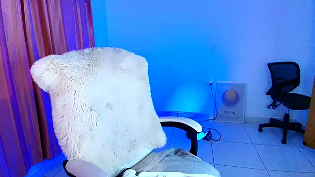 AmyOlimpo online show from December 5, 6:57 am