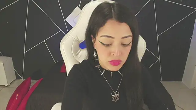 farichell online show from September 18, 8:51 pm