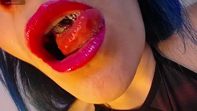 alicia moom online show from November 17, 7:14 pm