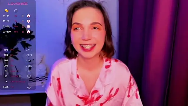 KindHazelHere  online show from December 15, 3:17 pm