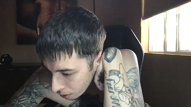 BWCJoshBanks97 online show from May 25, 10:53 pm