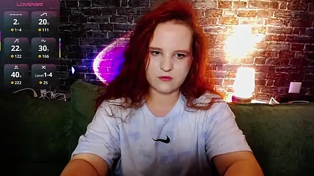 FlowerOfFreedom  online show from December 20, 8:35 pm