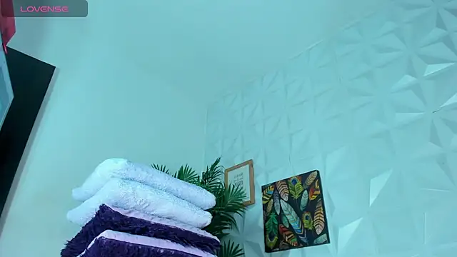 Hellen Sky online show from September 8, 7:13 pm