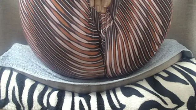 Web Lady online show from November 19, 7:19 am