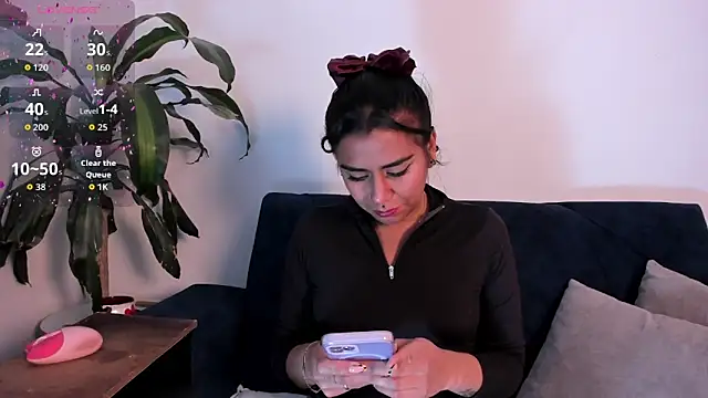 im amber online show from November 4, 1:38 pm