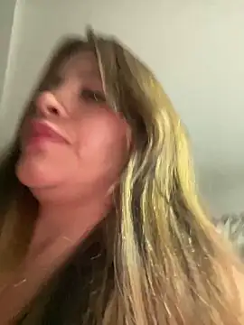 sexyyykloee online show from December 18, 5:34 am