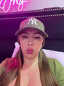 sexyyykloee online show from March 4, 7:37 am