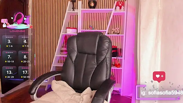 sofiah  online show from March 4, 7:09 pm