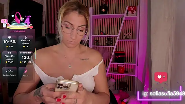 sofiah  online show from February 16, 5:35 pm