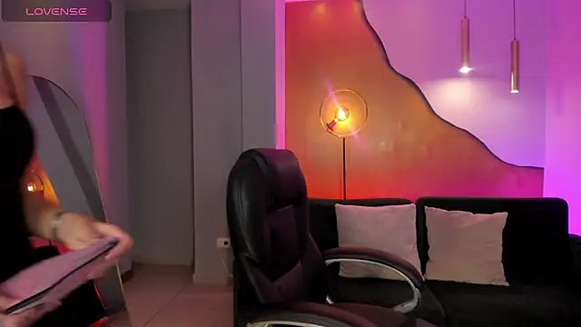 AlessiaCorleone  online show from December 22, 9:07 pm