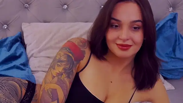 MeIisaLove online show from October 4, 7:51 pm