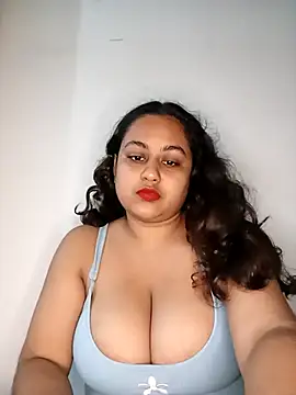 bumblebeegirl online show from October 25, 2:14 pm