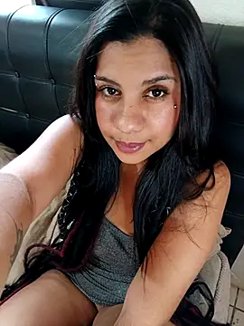 leonasafira online show from July 11, 6:08 pm