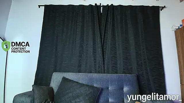 yungelitamor  online show from October 15, 5:21 am