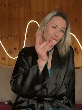 petrouchkaaa  online show from February 18, 8:19 pm