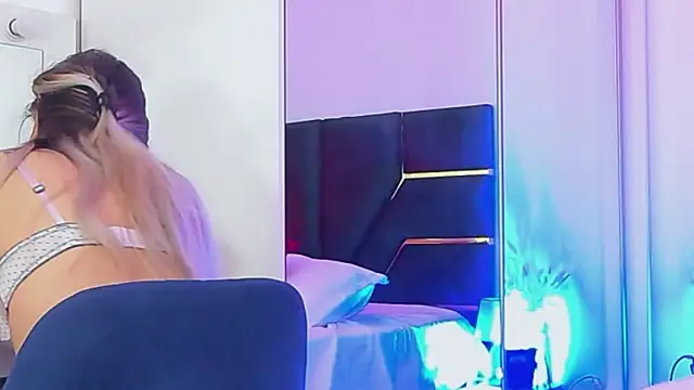 AllisonSweets online show from March 23, 9:15 am