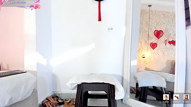 BRITANY WELLS  online show from March 26, 12:51 pm