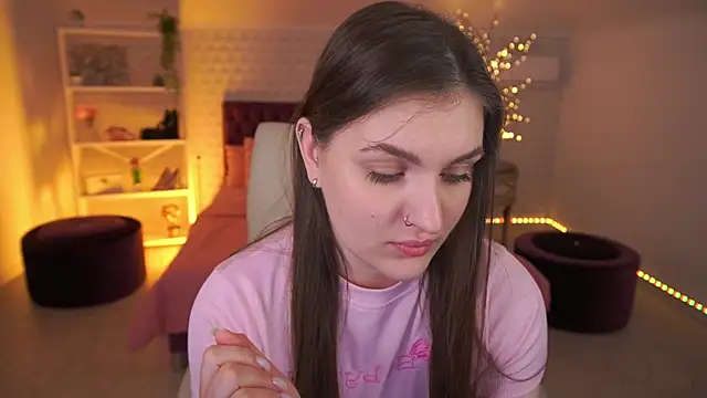 EmmyCharmm online show from April 21, 5:47 am