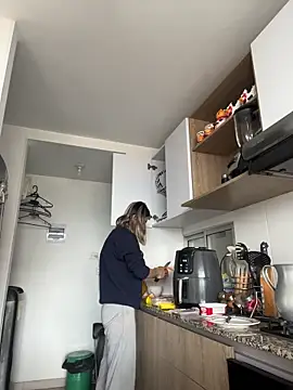 Ameellie online show from March 19, 3:49 pm