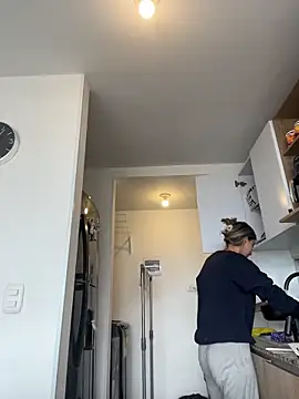 Ameellie online show from March 18, 3:39 pm