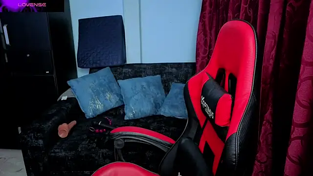 charlotee lovee69 online show from February 19, 2:44 am