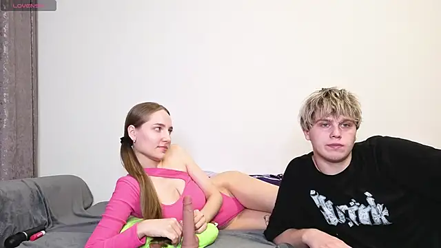 Emily and Ilumi online show from September 24, 12:48 pm