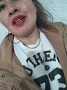 isabellacen online show from October 16, 2:30 pm