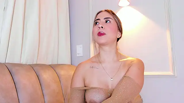 Lia walton online show from February 18, 12:37 pm