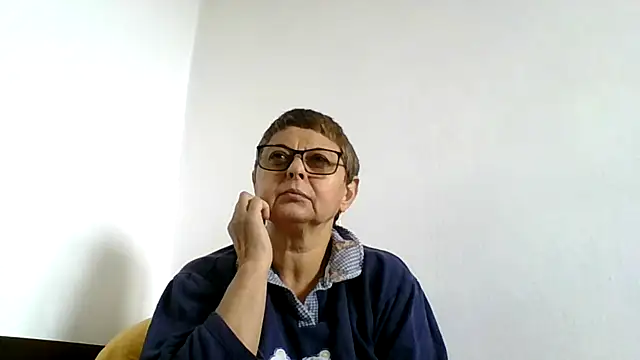 roseblak42 online show from October 18, 10:29 am