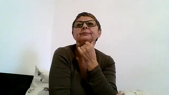 roseblak42 online show from October 13, 2:31 pm