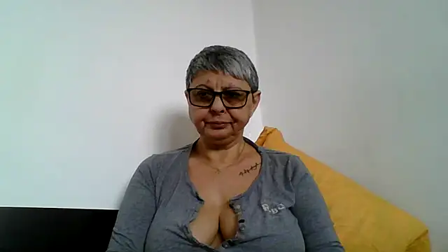 roseblak42 online show from February 23, 1:21 pm