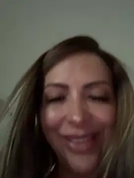  Abril-Office1 online show from April 9, 4:45 pm